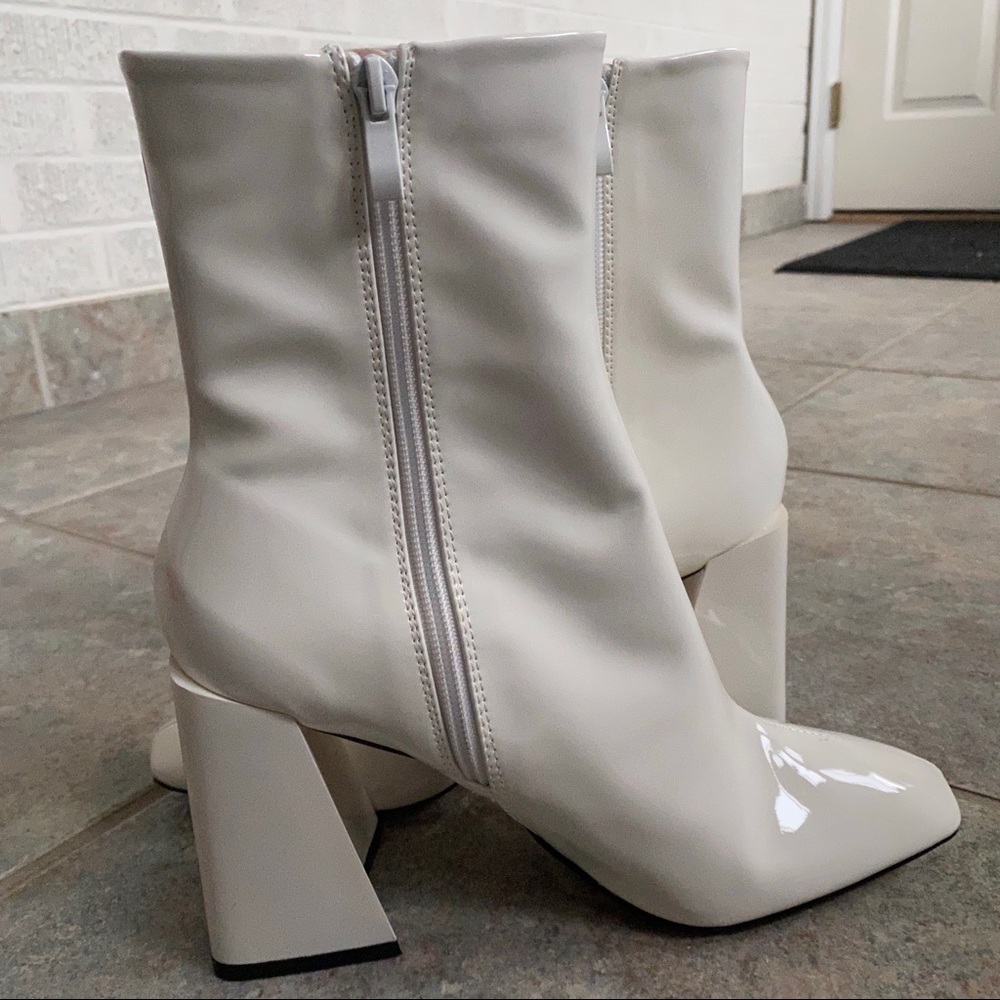 Pretty Little Thing White ankle booties